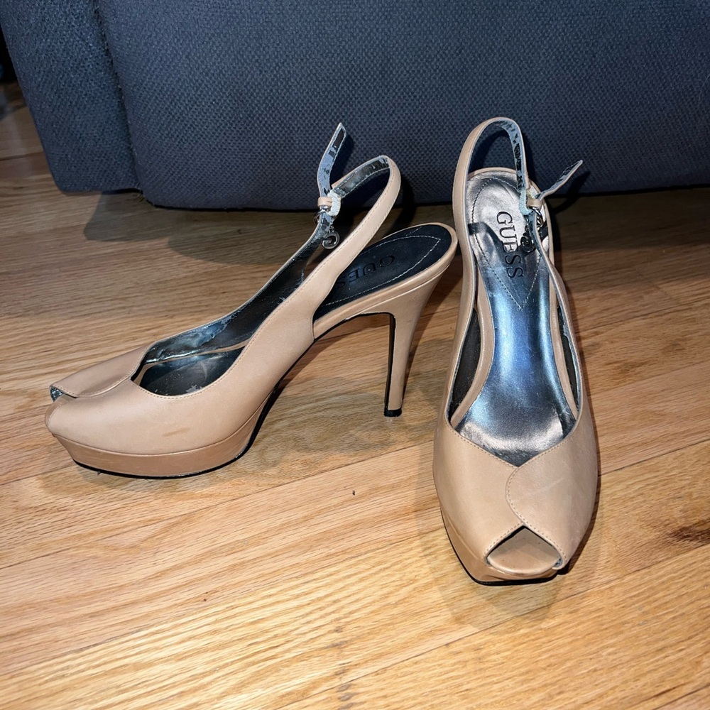 GUESS Women's Tan Peep Toe Heels